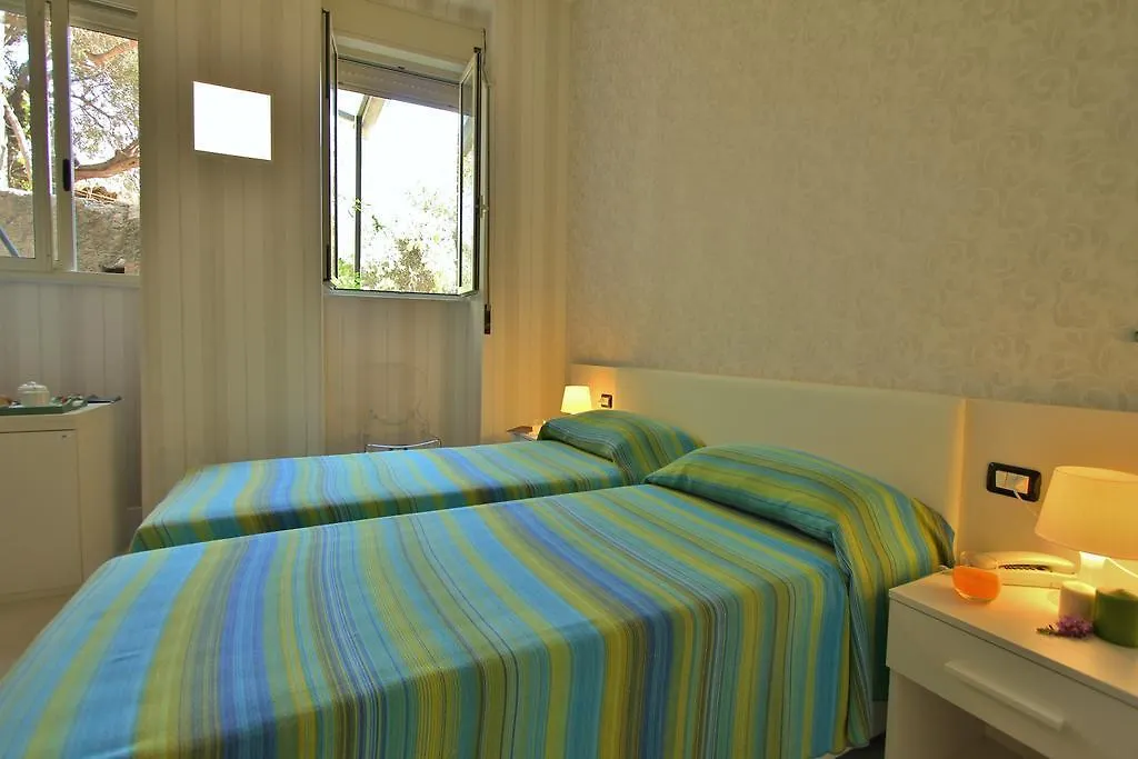 Hotel Baia Azzurra Taormine 4*,